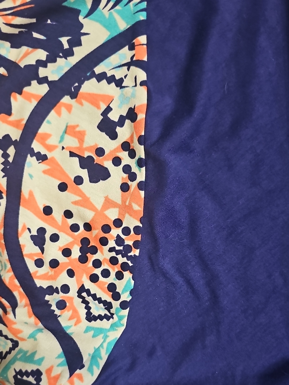 LulaRoe Randy T - Picture 2 of 2